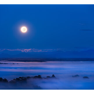 Moon over Tai Tapu